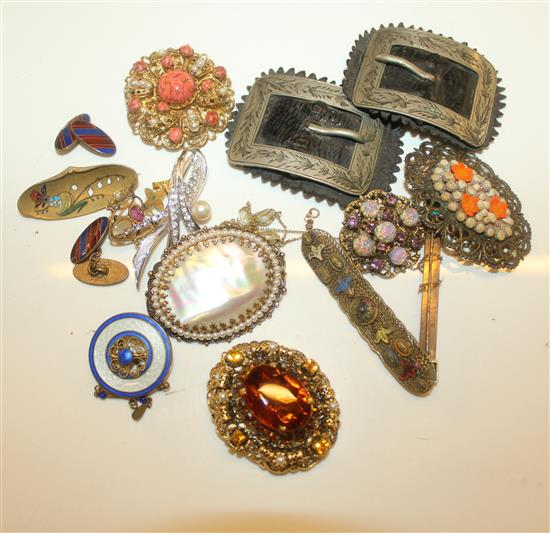 Costume jewellery
